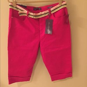NWT Gloria Vanderbilt Pink Capris